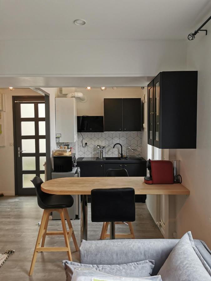 Studio Tres Chaleureux Entierement Refait A Neuf Moulins  Exterior photo